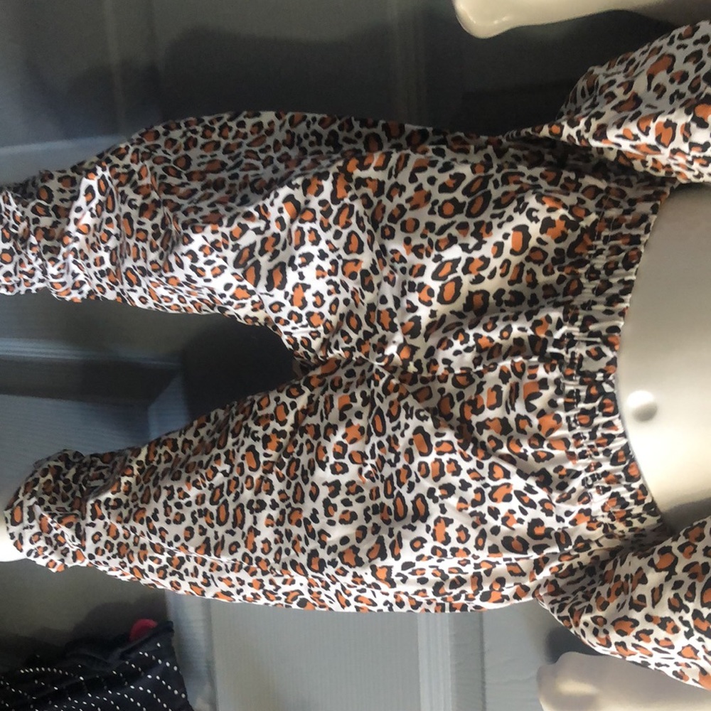 Cheetah print toddler outfit - Picture 3 of 5